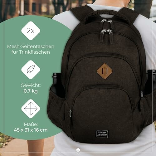 Rucksack mit Seitentaschen für Flaschen.
