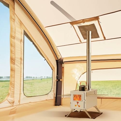 Zelt mit Holzofen und Wasserkocher